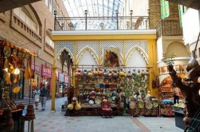 新疆人住宫殿娱乐吃瓜,一场别开生面的生活画卷